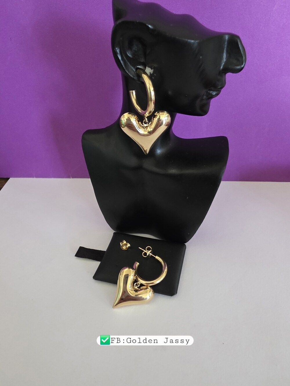 18K Gold Happy Heart Stud